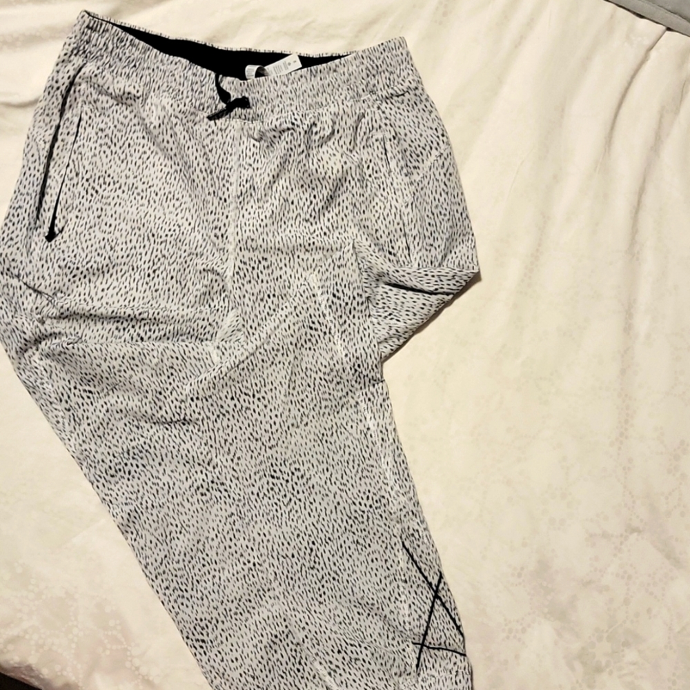Pants - Picture 2 of 6